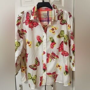 Chico's White Button-Front Blouse with butterfly print EUC Size 3 (16-18)